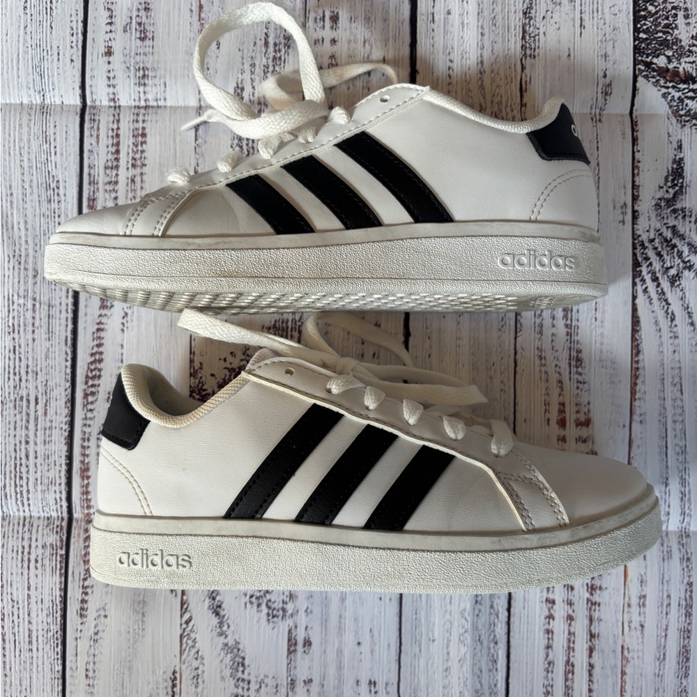 Adidas Grand Court kids shoes
